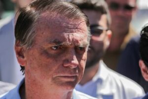 Ambulância do SAMU 24h à Disposição de Bolsonaro na Papudinha
