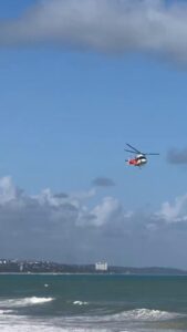 Tragédia em Jatiúca: Adolescente morre afogada, outra vítima segue desaparecida