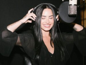 Eu Tentei Avisar! Demi Lovato e a Irônica Performance de ‘Heart Attack’ em Evento do Coração