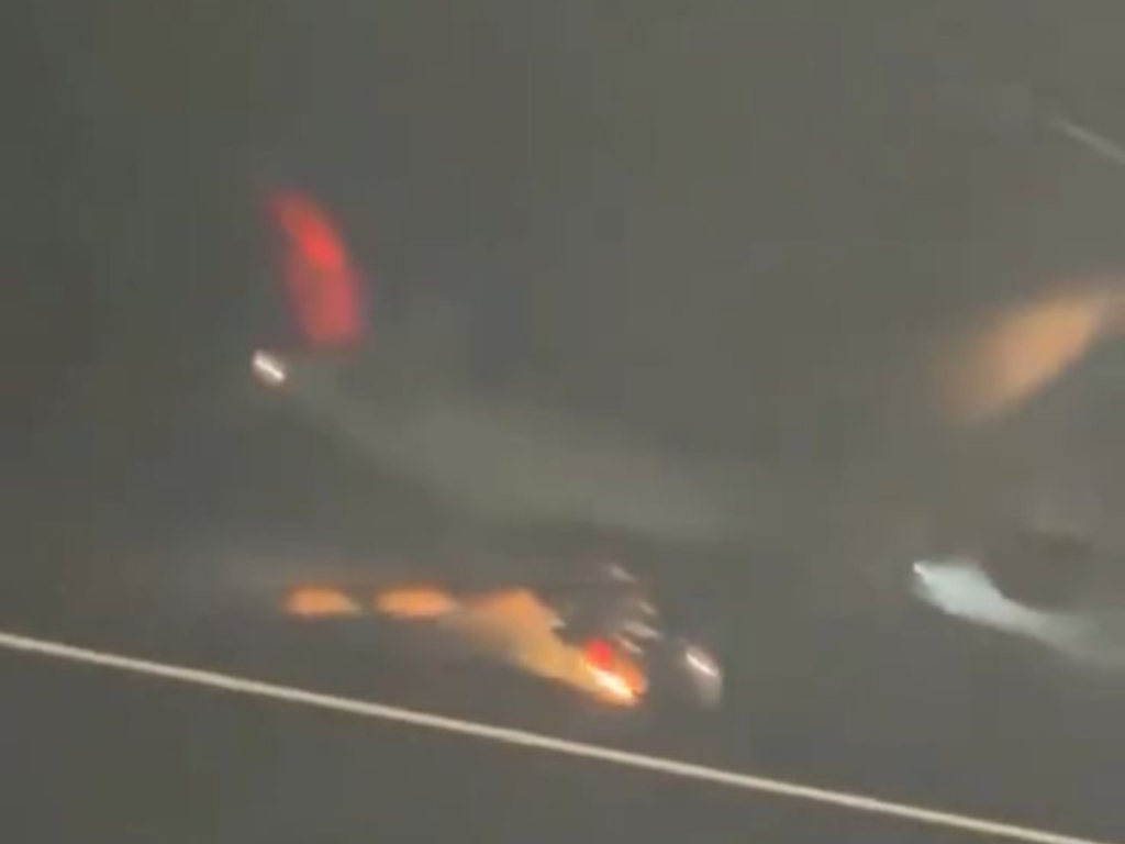 Pânico em GRU: Motor de Avião Explode Após Decolagem e Piloto Faz Pouso de Emergência