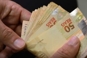 Abril Chega com Ouro: Estrelas Prometem Ganhos Financeiros para Cinco Signos