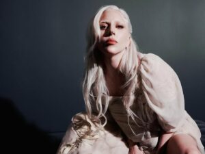 Lady Gaga: ‘Mayhem Tour’ Fatura Bilhões e Sacode a Indústria da Música