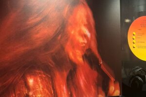 Mostra Janis Joplin Desembarca no MIS em SP, Convidando Fãs para Mergulho no Rock