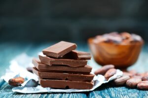 Boa Notícia de Páscoa: Chocolate Amargo é Aliado do seu Intestino