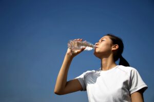 Água em Excesso Não Blinda os Rins Contra Doenças, Alerta Especialista