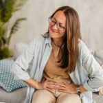 Coloproctologista Alerta para Sinais de Intestino Inflamado que Você Não Pode Ignorar