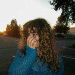 Bella Kay: Aos 20, Fenômeno do Pop Rock Conquista o Mundo!