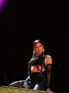 Anitta Exalta Shakira como “Rainha da América Latina”