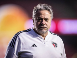 MP mantém Casares e diretoria do São Paulo na mira por ‘gestão temerária’